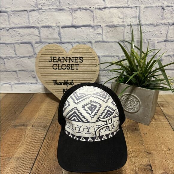 RS Aztec Black & White Snapback ropesmart 
One size adjustable - Picture 2 of 8